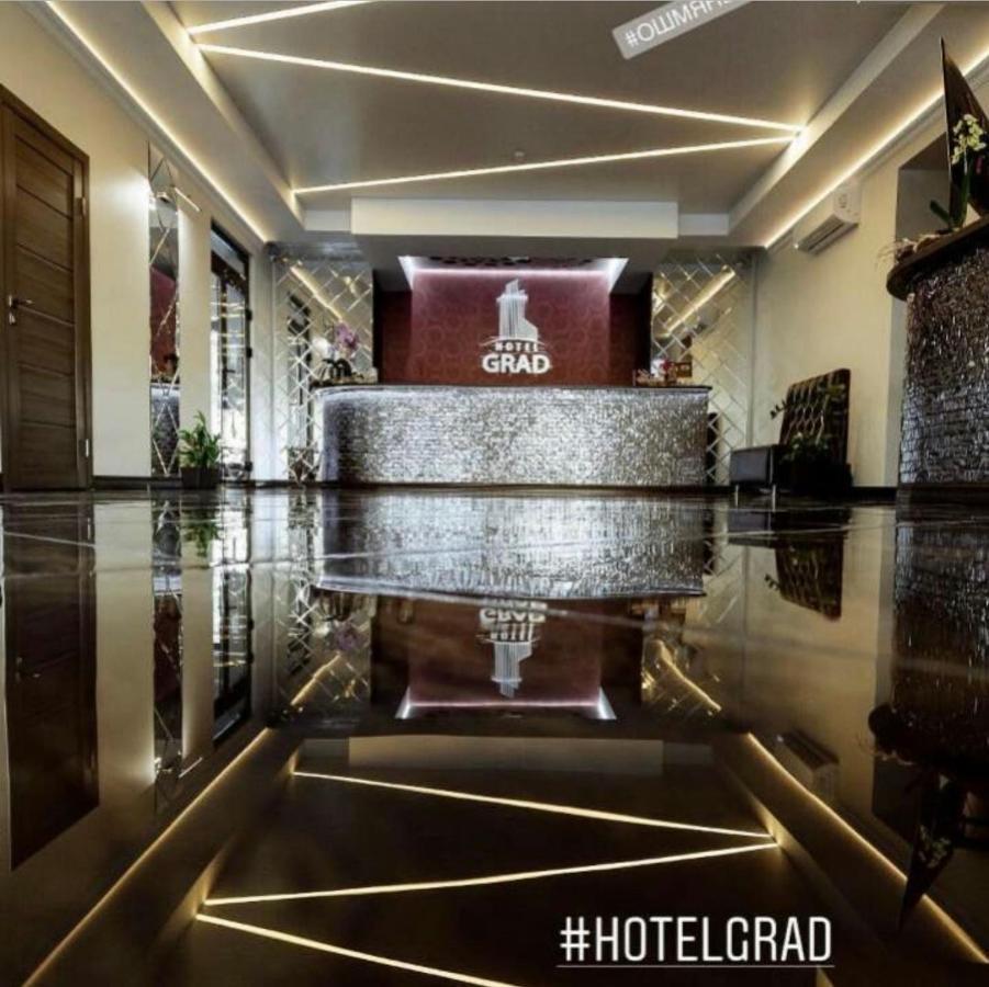 Grad Hotel Ashmyany Luaran gambar