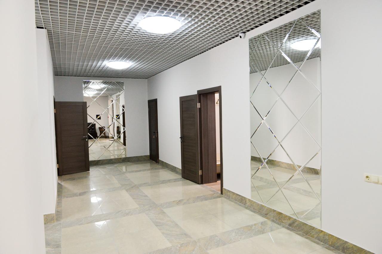 Grad Hotel Ashmyany Luaran gambar