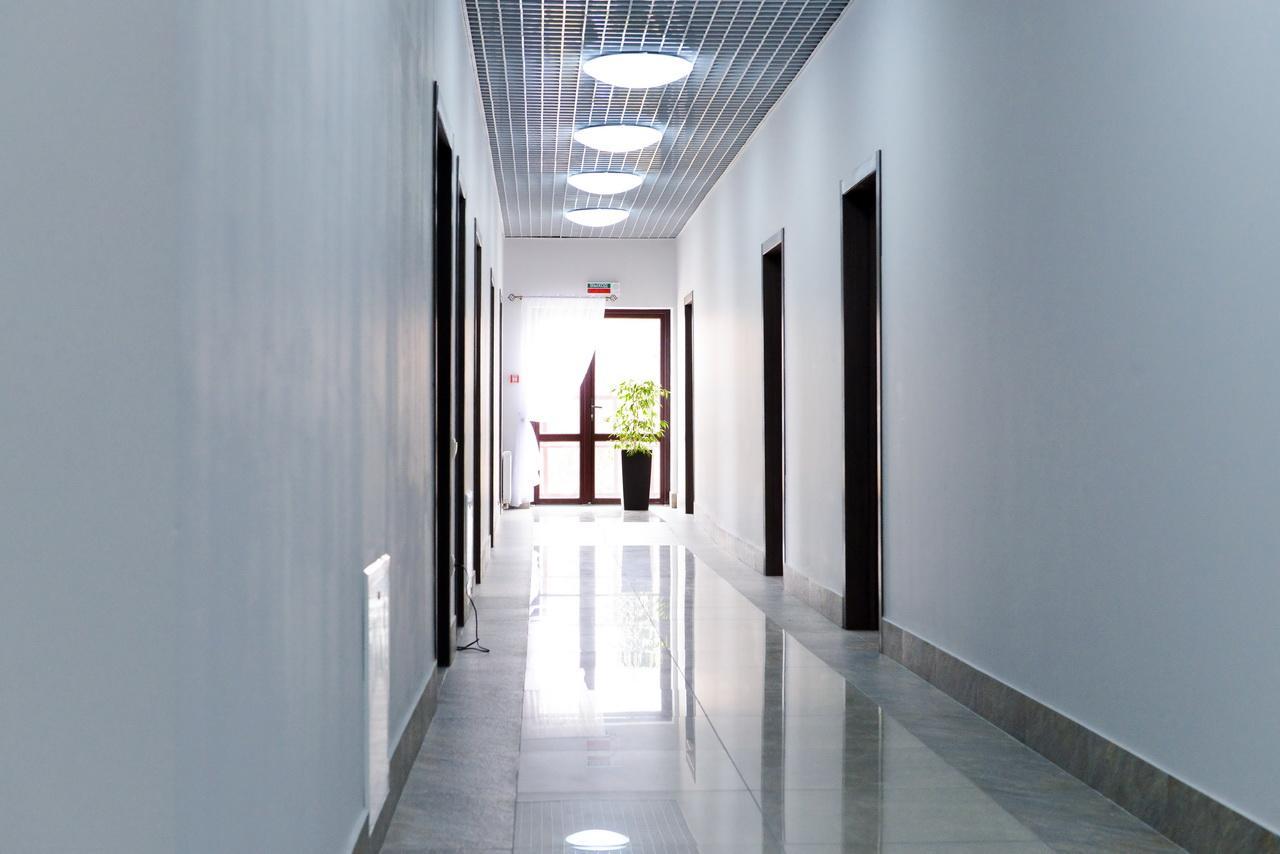 Grad Hotel Ashmyany Luaran gambar
