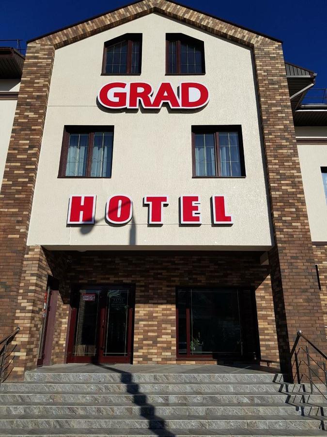 Grad Hotel Ashmyany Luaran gambar